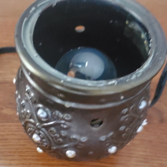 Scentsy Margot Wax Warmer without lid - Picture 1 of 2